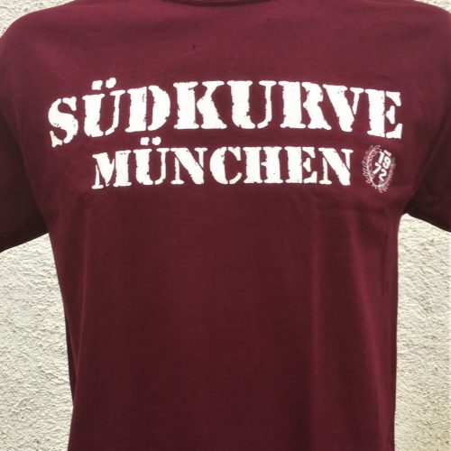 T-Shirt Südkurve in bordeauxrot  Auf das neue T-Shirt Südkurve in bordeauxrot bekommt Ihr gleich mal 20% Rabatt.  Material: 100 % Cotton/Baumwolle