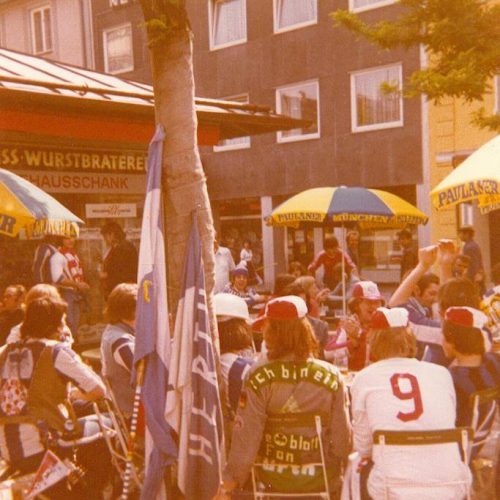 6 Herthaner, Bayern und ein Kleeblatt-Fan am Viktualienmarkt