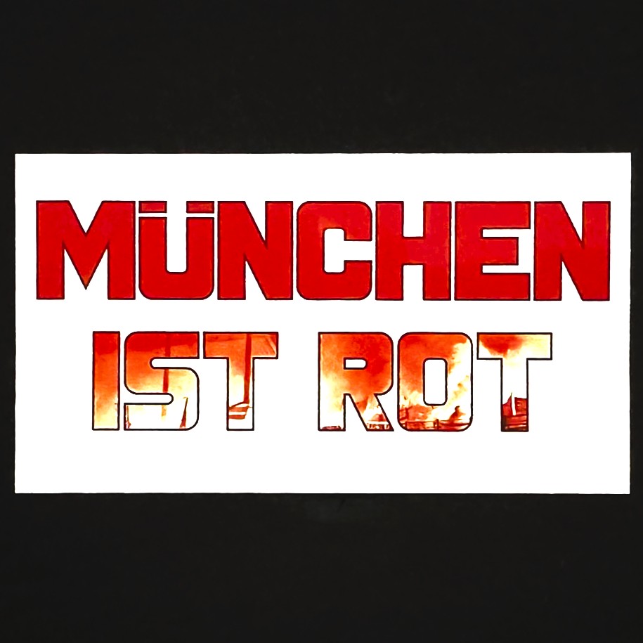 München Aufkleber "München ist rot -Pyro" 50 Stück, im praktischen 5 x 9 cm Format. Qualität: outdoor, mit Hochglanz-UV-Lack, witterungsbeständig, geschlitzte Rückseite. Maße je Aufkleber 5cm x 9cm. Hinweis: Es ist nicht überall erlaubt Aufkleber anzubringen, informiert Euch zu diesem Thema.