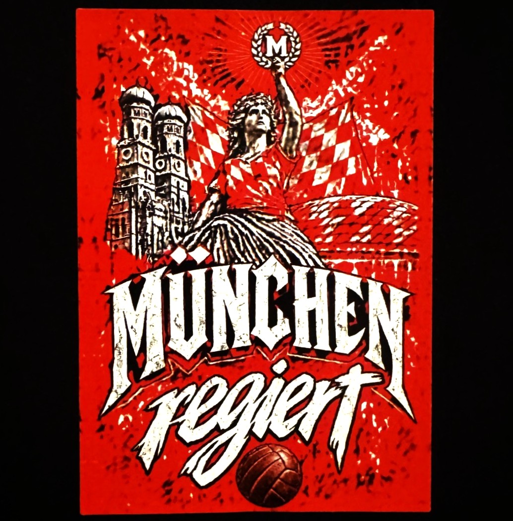 Aufkleber "München regiert" 50 Stück Qualität: outdoor, mit Hochglanz-UV-Lack, witterungsbeständig, geschlitzte Rückseite. Maße je Aufkleber 7,5 cm x 10,5 cm. Hinweis: Es ist nicht überall erlaubt Aufkleber anzubringen, informiert Euch zu diesem Thema.